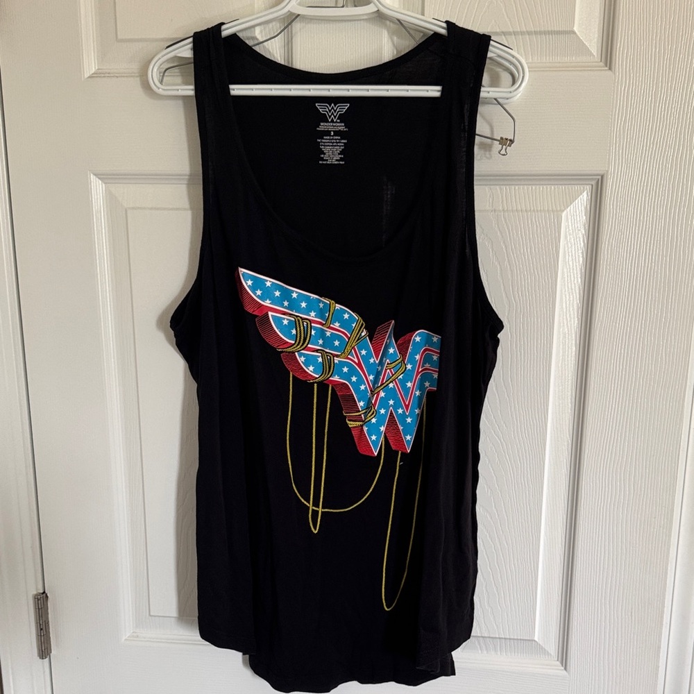 Torrid - Wonder Woman Black Tank Top (Size 3)